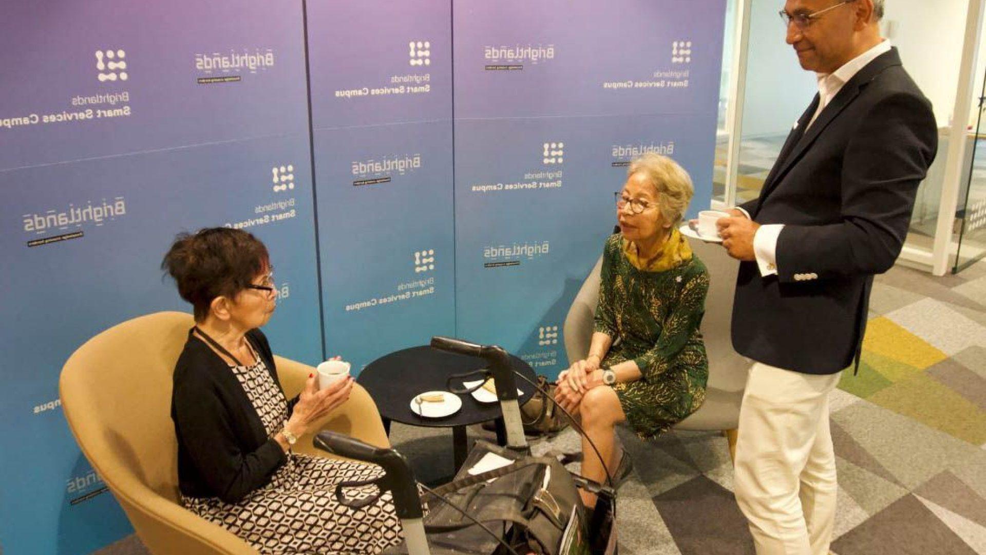 Apa kabar? (Hoe gaat het met jou?)